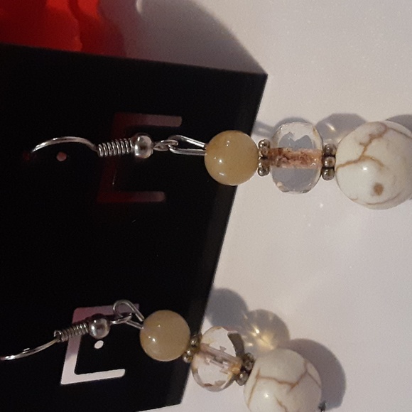 Nwt fish hook dangle earrings colors yellow and white - Picture 3 of 3